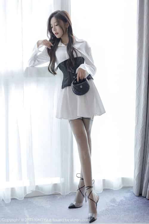 [XIAOYU语画界] VOL.990 女神王馨瑶yanni – 灰丝+白色服饰性感写真