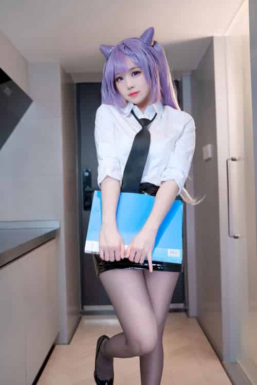 邻家少女miko酱ww黑丝美腿职场OL白领风格清纯写真