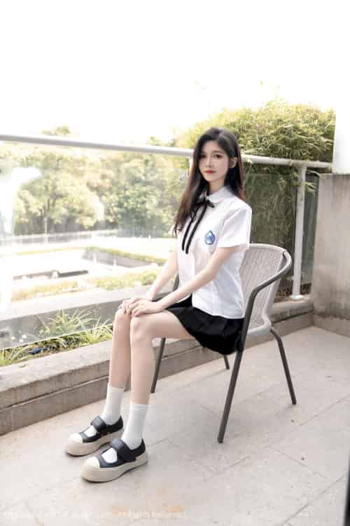 秀人网美女模特程程程-学生制服搭配清秀身材性感写真