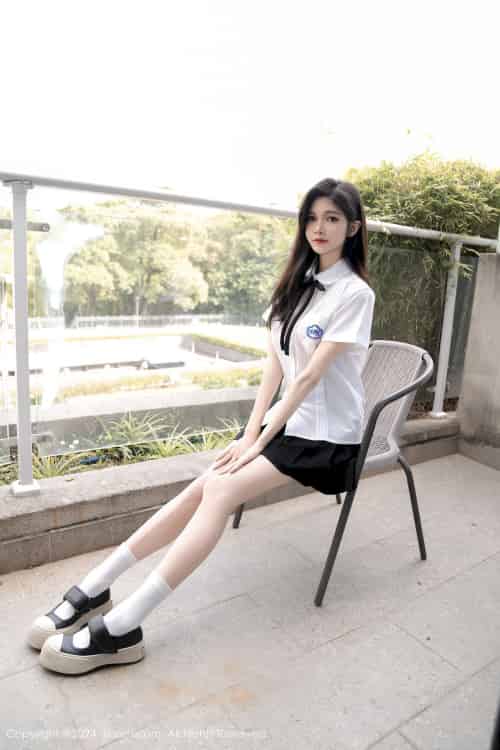 秀人网美女模特程程程-学生制服搭配清秀身材性感写真