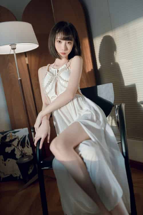 邻家女友许岚LAN白裙修长美腿短发系列清纯写真