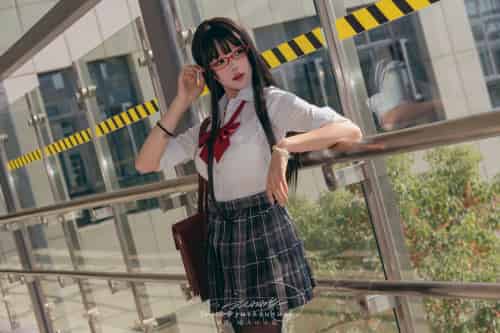 邻家小妹咬一口兔娘黑丝格子裙JK制服电车场景美图-初遇资源网
