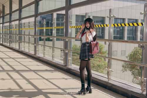 邻家小妹咬一口兔娘黑丝格子裙JK制服电车场景美图