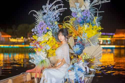 阳光美少女萌芽儿o0西双版纳傣族服饰户外甜美写真