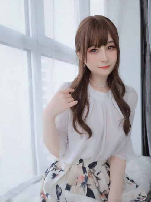 网络红人白银81丝袜美腿碎长裙粉色内衣私房系列性感写真-初遇资源网
