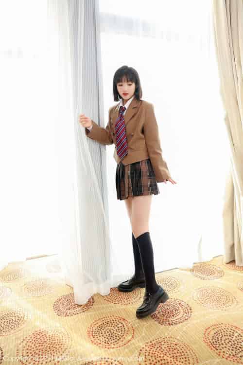 模范学院美女模特甜筒晓彤甜美可人居家女友视角私房写真