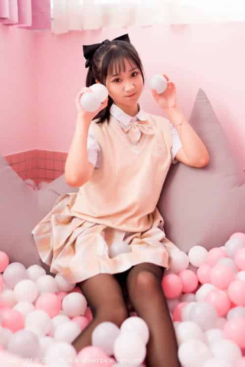 嗲囡囡美女模特小果冻儿jelly兔耳装与黑丝制服系列性感写真
