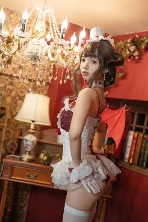 [Cosplay]雯妹不讲道理 – 魅魔 Elegant d-初遇资源网