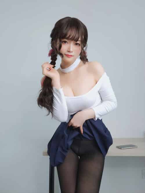 Coser小姐姐白银 – 邻家大姐姐的黑丝-初遇资源网