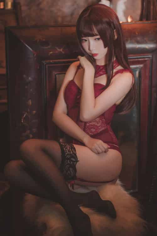 [Cosplay]面饼仙儿 – 脑内少女 红色束衣 
