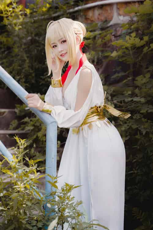 甜美女神 白裙飘逸难以抵挡的诱惑 