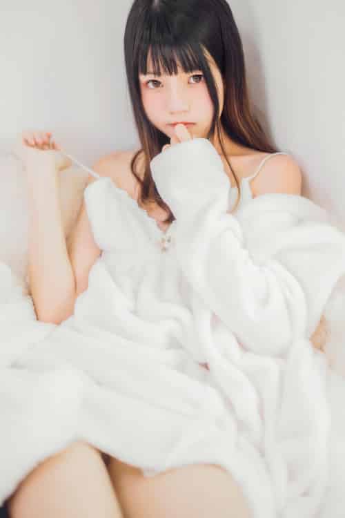 萝莉风COS 桜桃喵 – 冬眠 