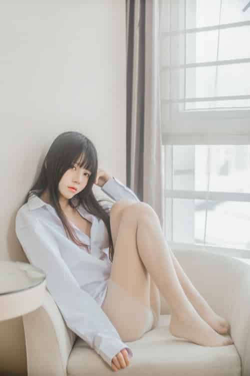 萝莉风COS 桜桃喵 – 白衬衫散发 