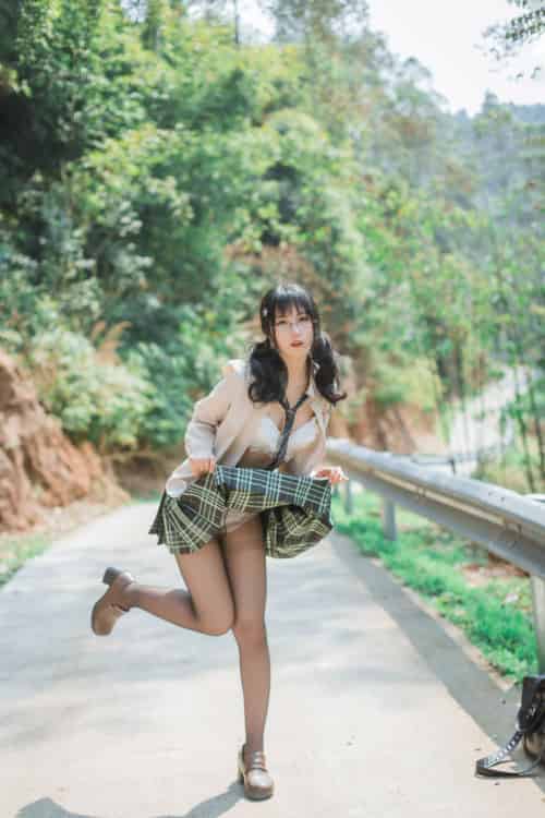 COSER美女逐月su – 乡间小路 