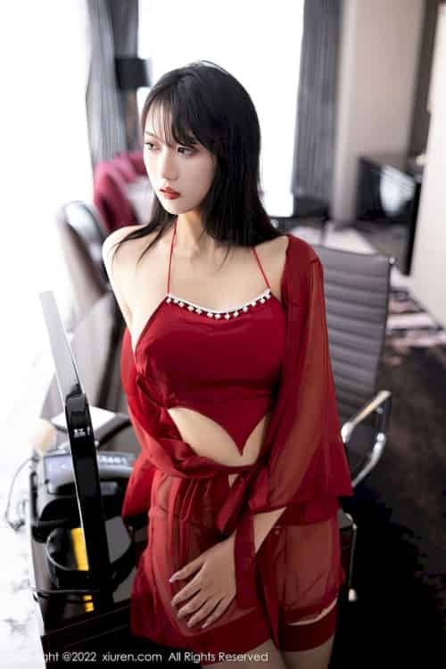 [秀人XiuRen] No.5850 模特林子遥 – 红黑两套服饰+曼妙身姿性感写真