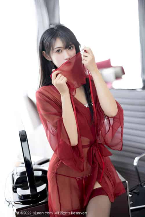 [秀人XiuRen] No.5850 模特林子遥 – 红黑两套服饰+曼妙身姿性感写真-初遇资源网