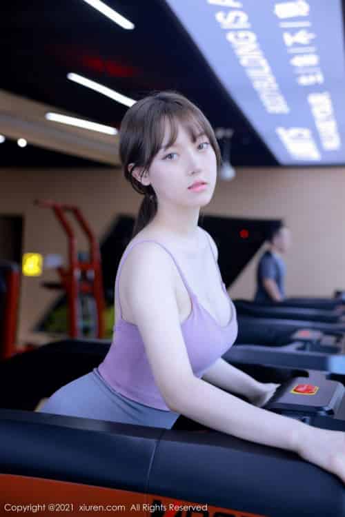 秀人网美女模特豆瓣酱紧身运动衣健身房丰满身材性感套图