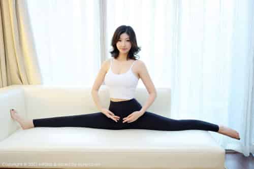 模范学院新人模特人间荒糖白色吊带与紧身裤瑜伽系列写真-初遇资源网