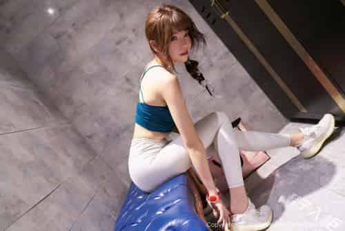 秀人网性感女神芝芝Booty紧身健身衣丰满身材健身房系列套图