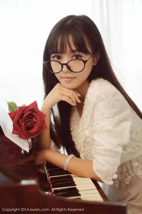 美媛馆足球宝贝Toro羽住绿茵场小清新户外写真套图-初遇资源网