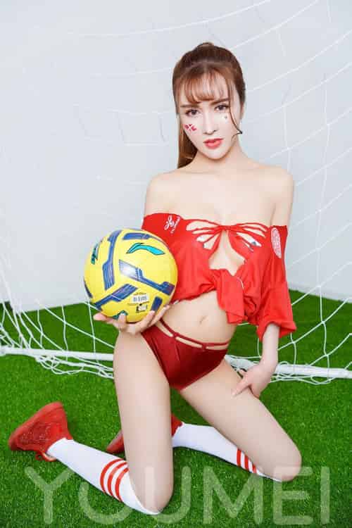 YOUMEI尤美足球宝贝大萱萱修长美腿诱惑翘臀球场魅力写真
