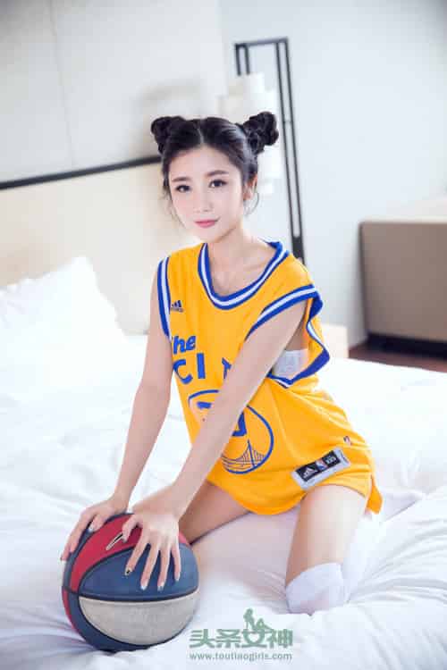 头条女神篮球宝贝苏凉库司令极品身材修长美腿私房写真-初遇资源网
