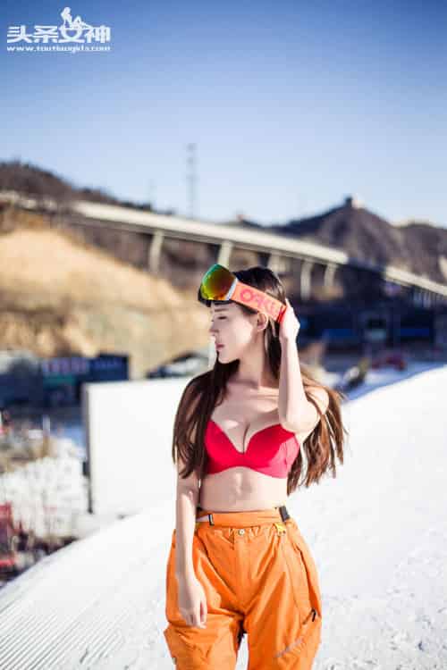 头条女神崔昭妍雪地坚挺美胸性感身材内衣诱惑写真-初遇资源网