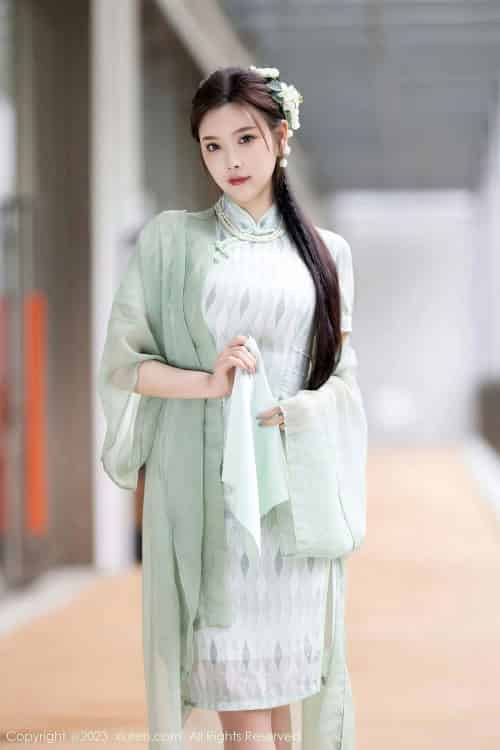 [XiuRen秀人网] No.6983 杨晨晨Yome – 淡绿旗袍+原丝美腿写真-初遇资源网