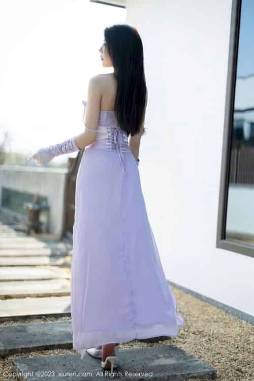 [秀人XiuRen] No.6324 徐莉芝Booty – 淡紫长裙+紫色丝袜性感写真